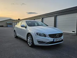 Vit Begagnad 2014 Volvo S60 Summum Sedan | 115 000 kr (Lite dyr)