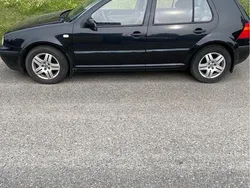 Svart Begagnad 2000 VW Golf IV Halvkombi | 20 000 kr (Superpris)