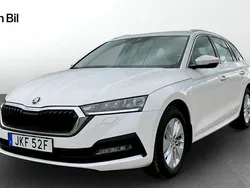 Vit Begagnad 2023 Skoda Octavia Kombi | 329 000 kr (Lite dyr)