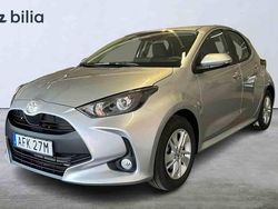 Silver Begagnad 2025 Toyota Yaris Hybrid Halvkombi | 239 900 kr