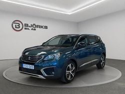 Mörkblå (blå/grön) Begagnad 2017 Peugeot 5008 Allure Minibuss | 174 500 kr (Marknadspris)