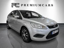 Grå Begagnad 2008 Ford Focus Trend Halvkombi | 29 900 kr (Marknadspris)