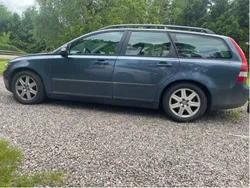 Blå Begagnad 2007 Volvo V50 Kinetic Kombi | 14 000 kr (Marknadspris)