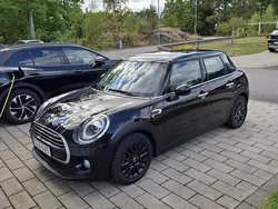 Svart Begagnad 2019 Mini Cooper Pepper Halvkombi | 155 000 kr (Marknadspris)