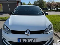 Vit Begagnad 2017 VW Golf VII Halvkombi | 140 000 kr (Marknadspris)