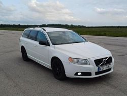 Vit Begagnad 2010 Volvo V70 Momentum Kombi | 57 000 kr (Superpris)