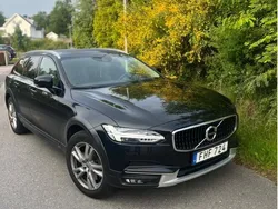 Svart Begagnad 2018 Volvo V90 CC Momentum Kombi | 249 000 kr (Bra pris)