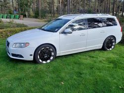 Vit Begagnad 2011 Volvo V70 Summum Kombi | 36 000 kr