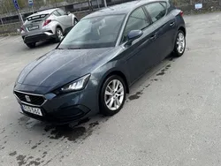 Grå Begagnad 2022 Seat Leon Style Halvkombi | 110 000 kr (Superpris)