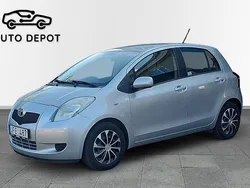 Silver Begagnad 2006 Toyota Yaris Halvkombi | 49 000 kr (Marknadspris)