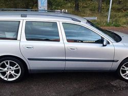 Grå Begagnad 2003 Volvo V70 Kombi | 25 000 kr (Marknadspris)