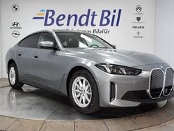 Skyscraper grey metallic Ny 2025 BMW i4 Shadowline Sedan | 639 500 kr (Marknadspris)