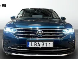 Mörkblå Begagnad 2021 VW Tiguan Elegance SUV | 354 900 kr (Dyr)