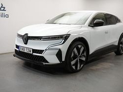Vit Begagnad 2022 Renault Mégane Techno Halvkombi | 284 900 kr (Marknadspris)