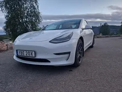 Vit Begagnad 2019 Tesla Model 3 Sedan | 245 000 kr (Dyr)