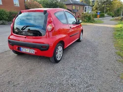 Röd Begagnad 2008 Peugeot 107 Halvkombi | 16 500 kr (Marknadspris)