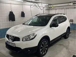 Vit Begagnad 2014 Nissan Qashqai +2 SUV | 75 000 kr (Marknadspris)
