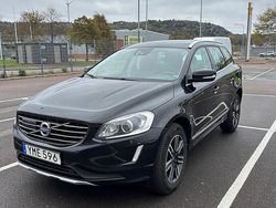 Svart Begagnad 2017 Volvo XC60 Standard SUV | 149 000 kr (Marknadspris)