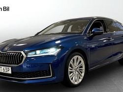 Blå Begagnad 2025 Skoda Superb Kombi | 479 900 kr