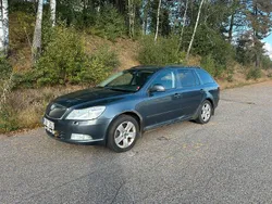 Mörkgrå (grå) Begagnad 2010 Skoda Octavia Elegance Kombi | 16 900 kr