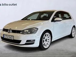 Vit Begagnad 2014 VW Golf VII Halvkombi | 99 900 kr (Marknadspris)