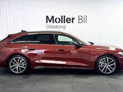 Grenadinröd metallic Ny 2025 Audi A5 S-Line Sportkupé | 639 900 kr (Bra pris)