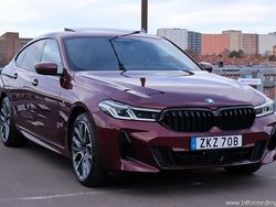 Röd samma som bilen Begagnad 2021 BMW 640 M Sport Sportkupé | 509 900 kr (Marknadspris)
