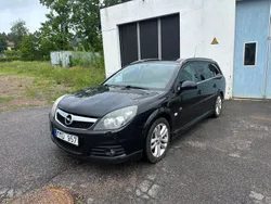 Svart Begagnad 2008 Opel Vectra Kombi | 27 800 kr (Marknadspris)