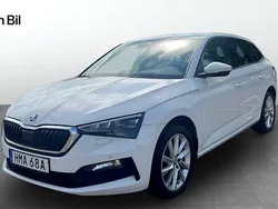 Vit (candy white) Begagnad 2022 Skoda Scala Style Halvkombi | 189 900 kr (Marknadspris)