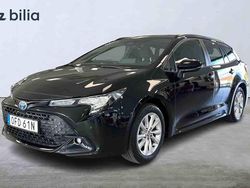 Svart Begagnad 2025 Toyota Corolla Kombi | 319 900 kr