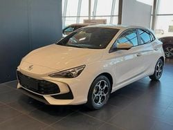 Vit (white) Ny 2024 MG MG3 Luxury Halvkombi | 259 900 kr (Marknadspris)