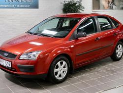 Röd Begagnad 2006 Ford Focus Halvkombi | 39 000 kr (Marknadspris)