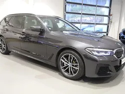 Grå Begagnad 2022 BMW 530e Shadowline Kombi | 439 000 kr (Marknadspris)