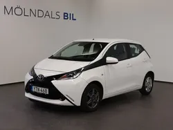 Vit Begagnad 2017 Toyota Aygo X-play Halvkombi | 79 900 kr (Lite dyr)