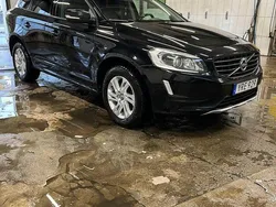 Svart Begagnad 2017 Volvo XC60 Kinetic SUV | 130 000 kr (Dyr)