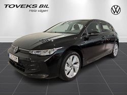 Svart (grenadilla black metallic) Ny 2025 VW Golf VIII Life Kombi | 335 300 kr (Marknadspris)