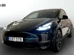 Svart Begagnad 2022 Tesla Model Y Performance SUV | 379 900 kr