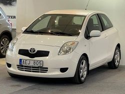 Vit Begagnad 2006 Toyota Yaris Halvkombi | 74 900 kr (Marknadspris)