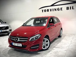 Röd Begagnad 2017 Mercedes B200 Urban Minibuss | 119 900 kr
