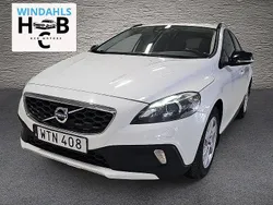 Vit Begagnad 2014 Volvo V40 CC Kombi | 139 000 kr (Marknadspris)