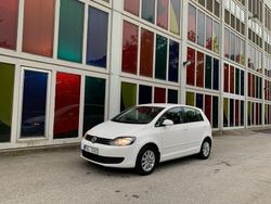 Vit Begagnad 2011 VW Golf VII Halvkombi | 99 900 kr (Marknadspris)