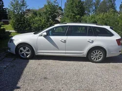Vit Begagnad 2015 Skoda Octavia Ambition Kombi | 130 000 kr (Marknadspris)