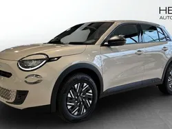 Grå (beige) Ny 2025 Fiat 600 Pop Halvkombi | 282 800 kr (Marknadspris)