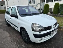 Vit Begagnad 2003 Renault Clio II Expression Halvkombi | 28 000 kr (Lite dyr)