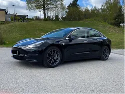 Begagnad 2020 Tesla Model 3 Long Range Sedan | 230 000 kr (Bra pris)