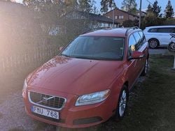 Röd Begagnad 2009 Volvo V70 Kinetic Kombi | 40 000 kr (Superpris)