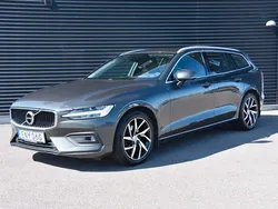 Mörkgrå Begagnad 2020 Volvo V60 Momentum Kombi | 219 900 kr (Lite dyr)