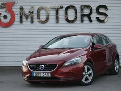 Röd Begagnad 2014 Volvo V40 Momentum Kombi | 84 900 kr (Marknadspris)