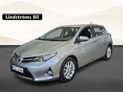Ljusgrå Begagnad 2012 Toyota Auris Active Halvkombi | 129 900 kr (Bra pris)
