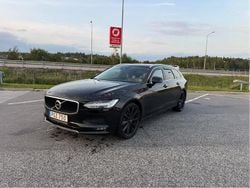 Svart Begagnad 2017 Volvo V90 Momentum Kombi | 157 000 kr (Marknadspris)